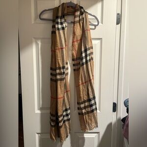 Burberry scarf checked pattern fringed edges